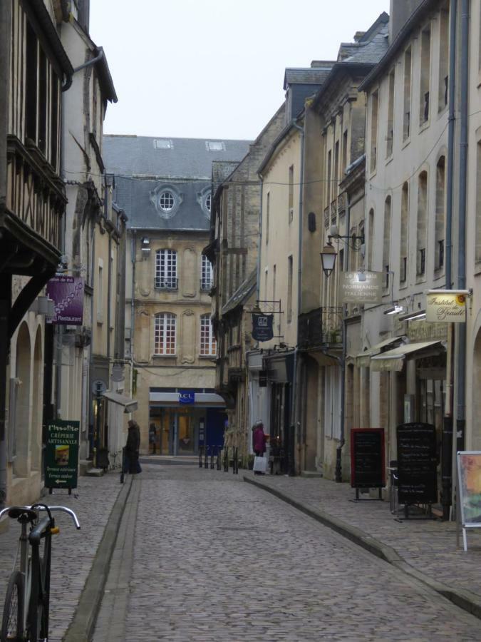 Gite De La Cathedrale Apartment Bayeux Exterior photo